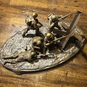 Call of Duty WWII valor Collection statue